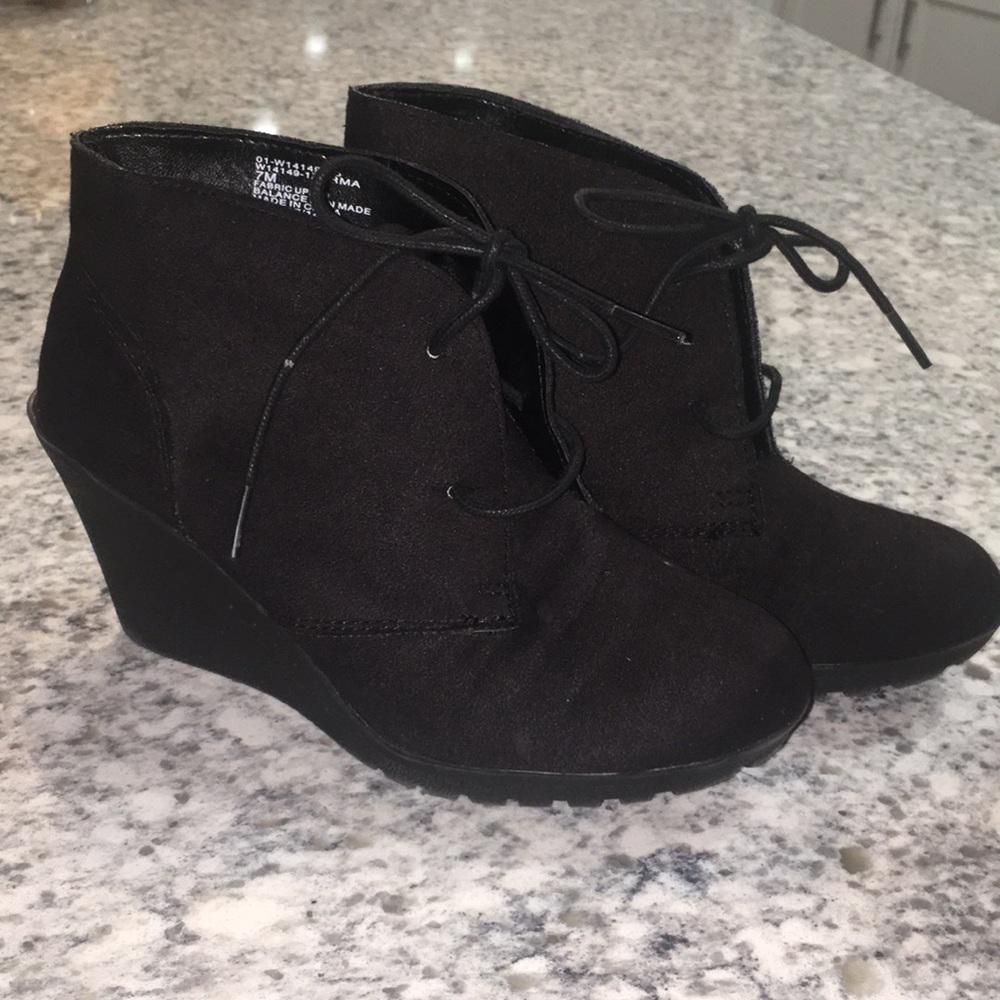 Black wedge bootie lace up size 7